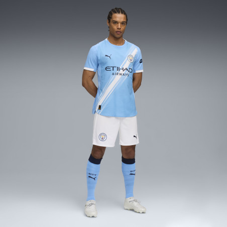 Short Manchester City domicile 2025/26