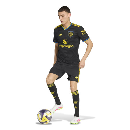 Short Manchester United third 2025/26