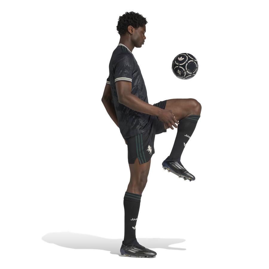 Short Juventus third 2025/26