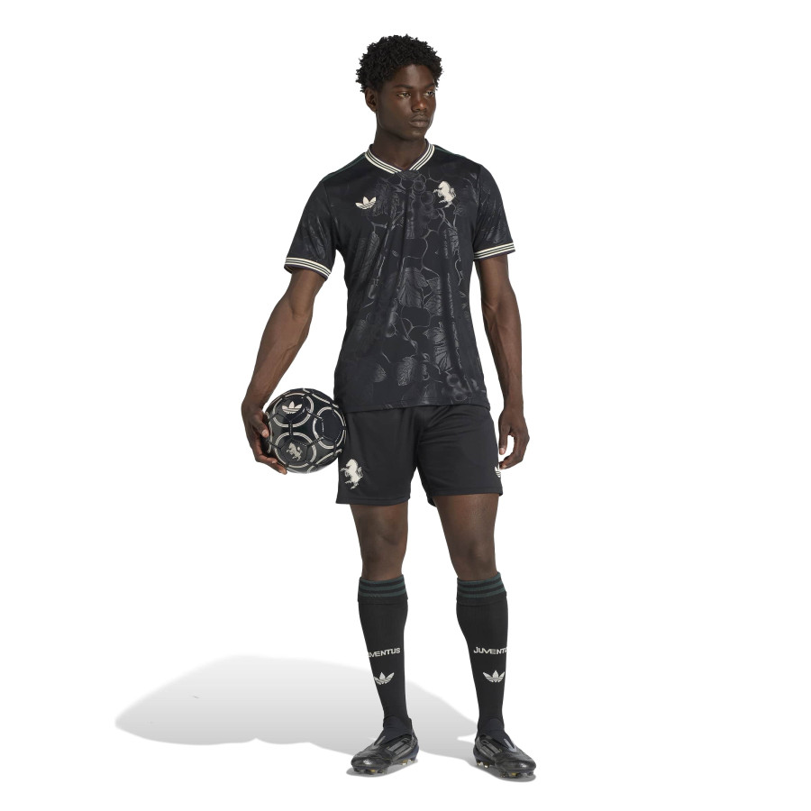 Short Juventus third 2025/26